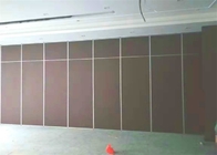 جدار التقسيم الخشبي القابل للطي سهل التركيب لغرفة الاجتماعات